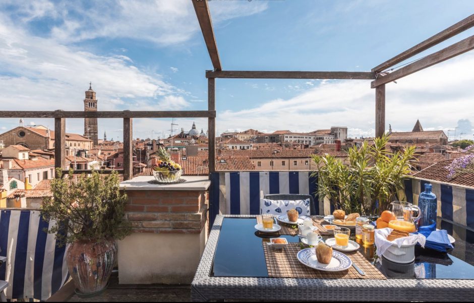 Outdoor Dining in Venice